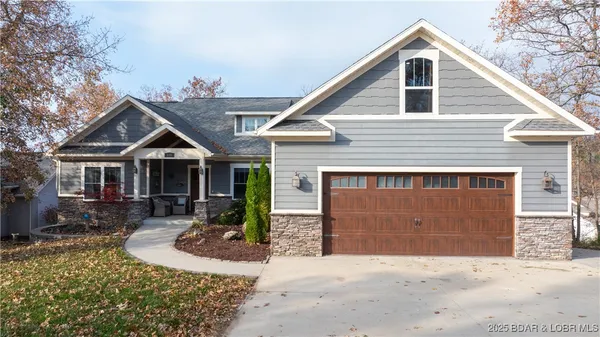 $725,000 | 135 Windjammer Estates Drive, Lake Ozark, MO 65049