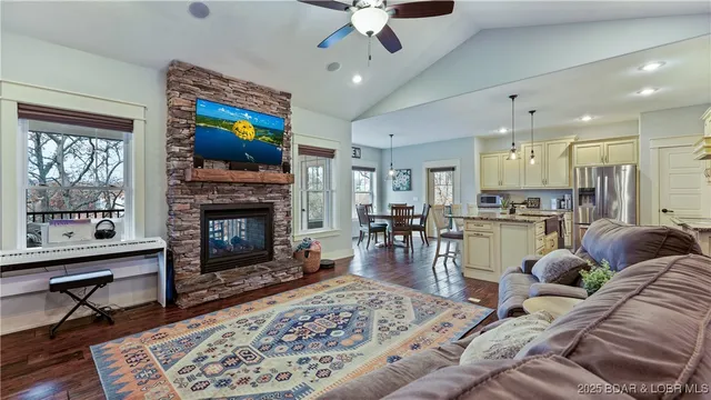 $740,000 | 135 Windjammer Estates Drive, Lake Ozark, MO 65049