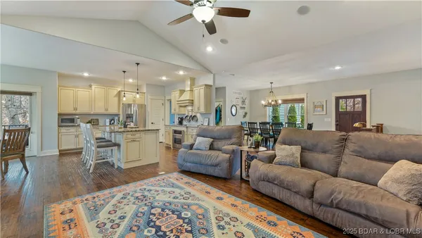 $725,000 | 135 Windjammer Estates Drive, Lake Ozark, MO 65049