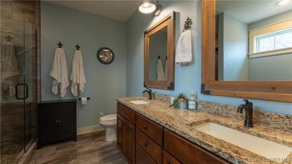 $725,000 | 135 Windjammer Estates Drive, Lake Ozark, MO 65049