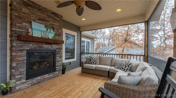 $725,000 | 135 Windjammer Estates Drive, Lake Ozark, MO 65049