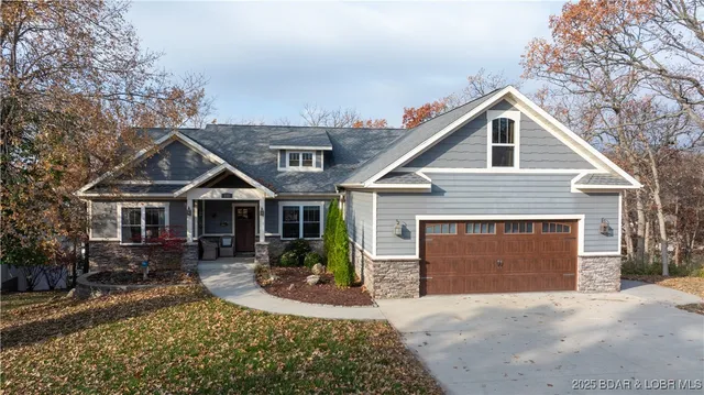 $740,000 | 135 Windjammer Estates Drive, Lake Ozark, MO 65049