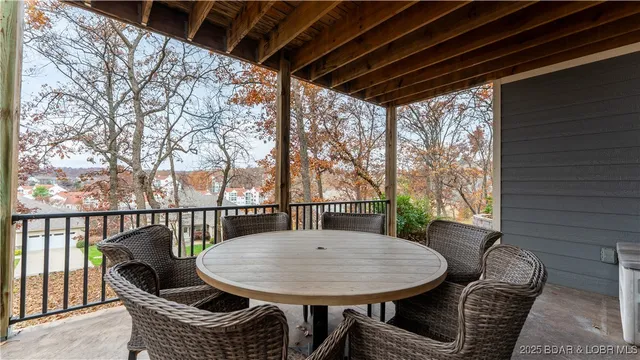 $740,000 | 135 Windjammer Estates Drive, Lake Ozark, MO 65049