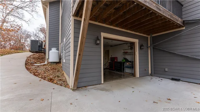 $740,000 | 135 Windjammer Estates Drive, Lake Ozark, MO 65049