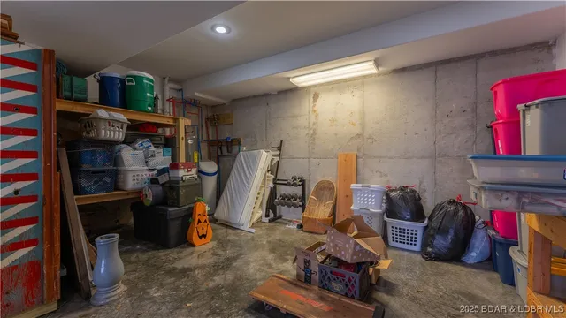 $740,000 | 135 Windjammer Estates Drive, Lake Ozark, MO 65049