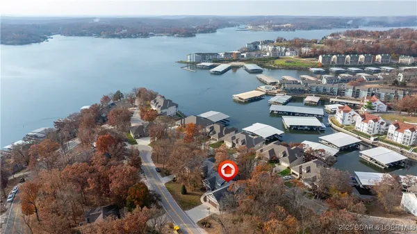 $725,000 | 135 Windjammer Estates Drive, Lake Ozark, MO 65049