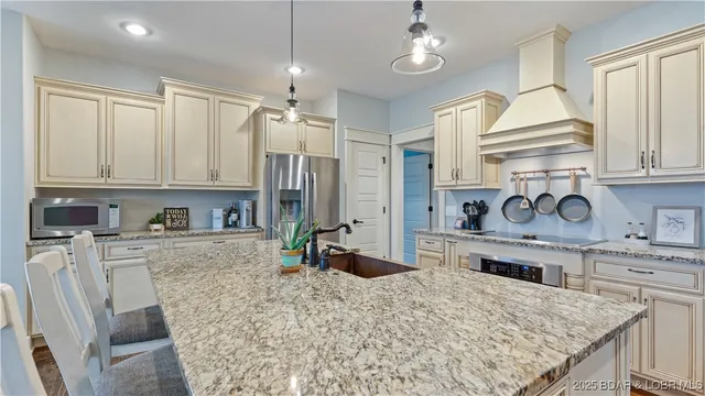 $740,000 | 135 Windjammer Estates Drive, Lake Ozark, MO 65049