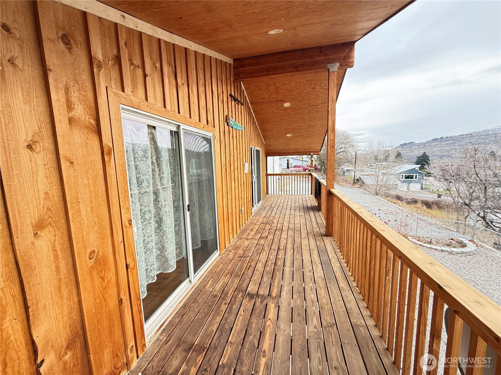 505 Beach Street Pateros, WA 98846 - Photo 18 of 36 a view of balcony with a sink