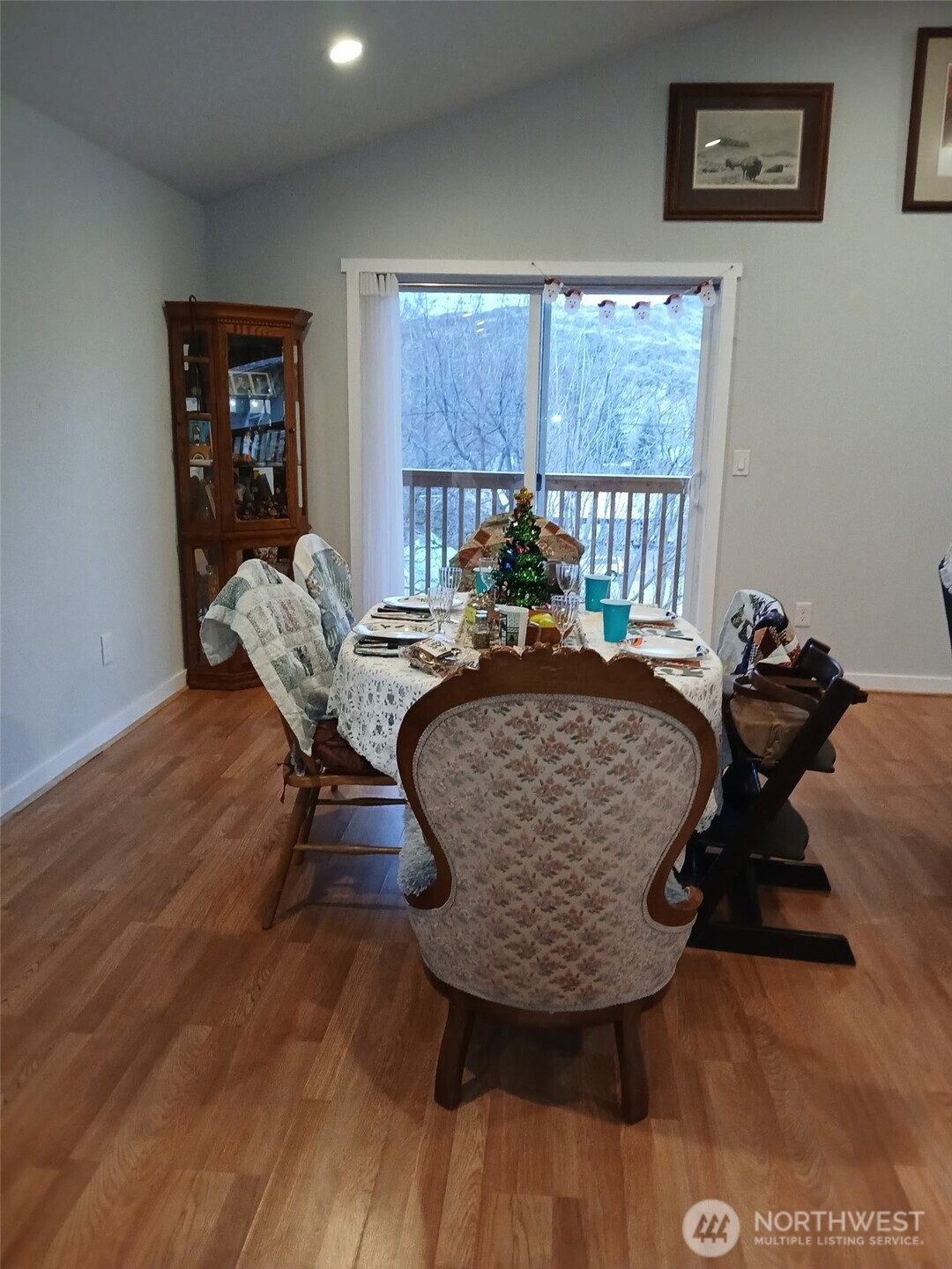505 Beach Street Pateros, WA 98846 - Photo 33 of 36 a room with furniture pool table and windows