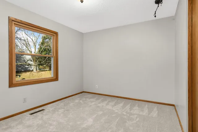 $2,845 | 15625 46th Avenue North, Plymouth, MN 55446