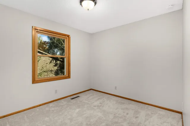 $2,845 | 15625 46th Avenue North, Plymouth, MN 55446