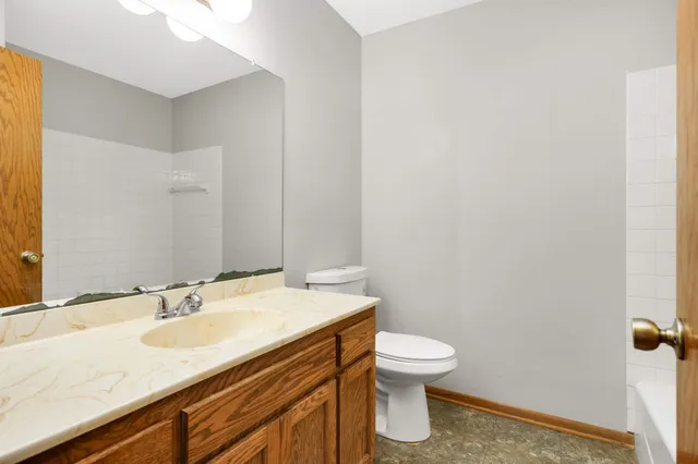 $2,845 | 15625 46th Avenue North, Plymouth, MN 55446