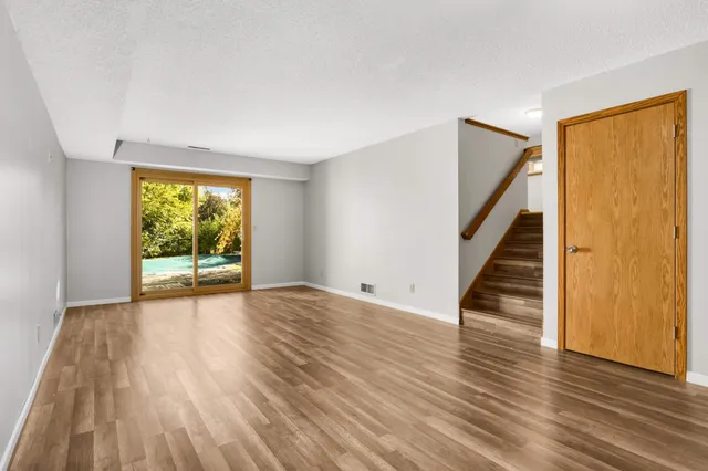 $2,845 | 15625 46th Avenue North, Plymouth, MN 55446