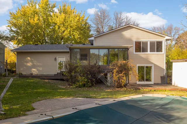 $2,845 | 15625 46th Avenue North, Plymouth, MN 55446