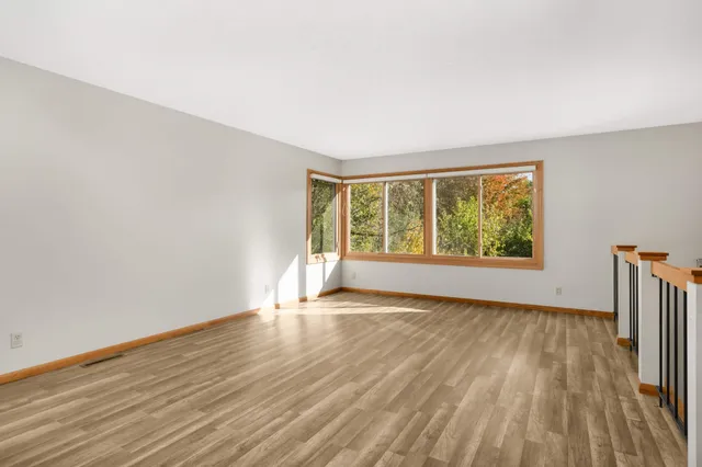 $2,845 | 15625 46th Avenue North, Plymouth, MN 55446