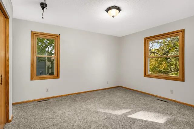 $2,845 | 15625 46th Avenue North, Plymouth, MN 55446