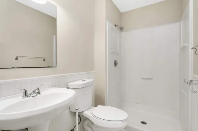 $2,845 | 15625 46th Avenue North, Plymouth, MN 55446