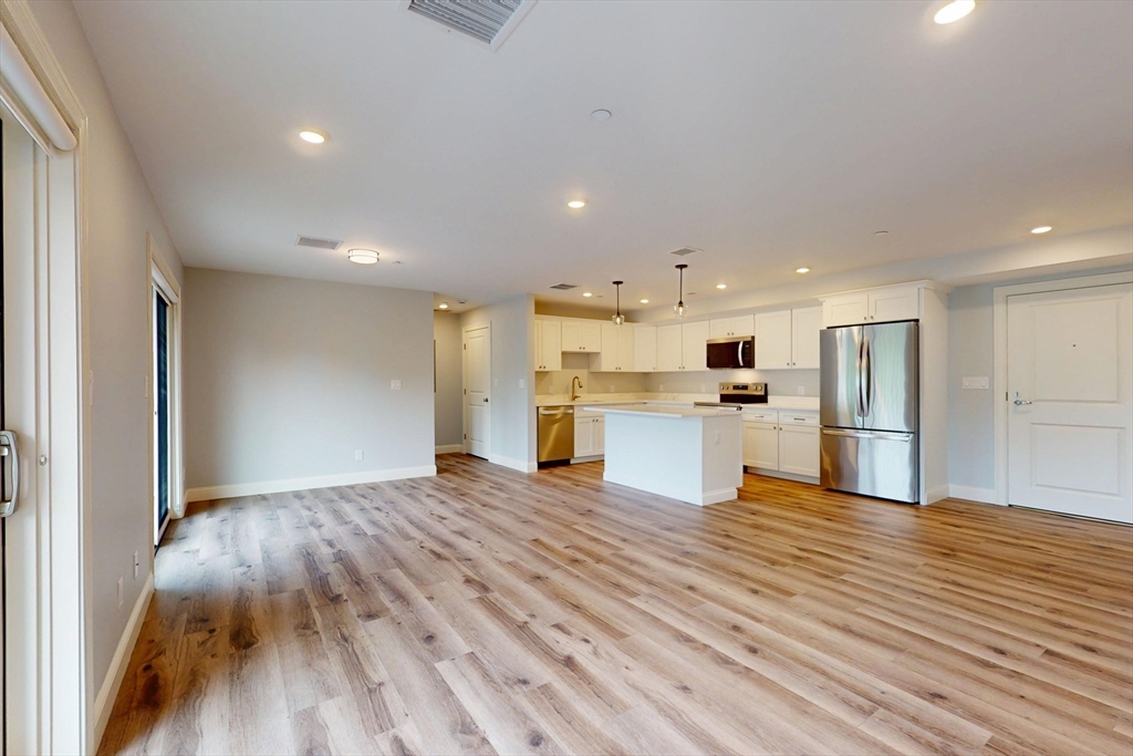 610 Salem Street, Unit 301 Wakefield, MA 01880 - Photo 7 of 28