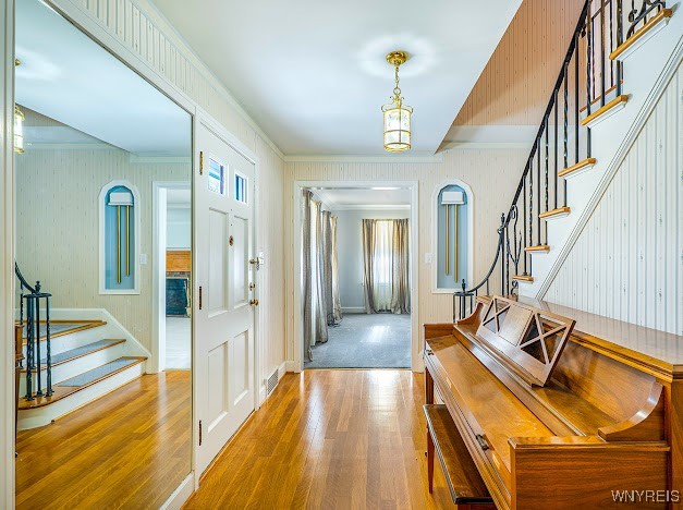 136 North Long Street Amherst, NY 14221 - Photo 4 of 36