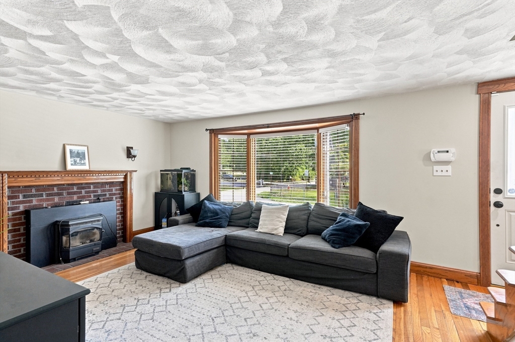 1 Springwell Road Billerica, MA 01821 - Photo 7 of 39 Gallery Image 7