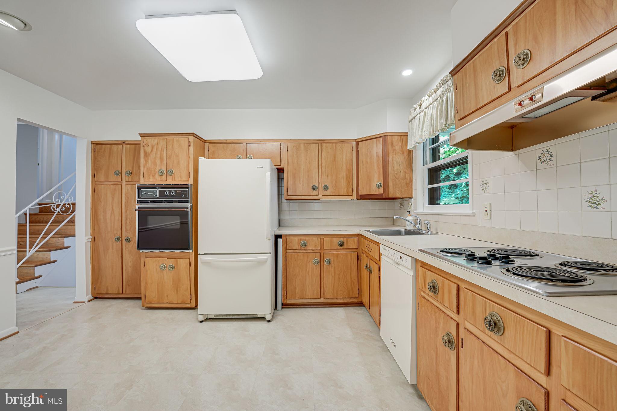 8504 Sundale Drive Silver Spring, MD 20910 - Photo 12 of 39