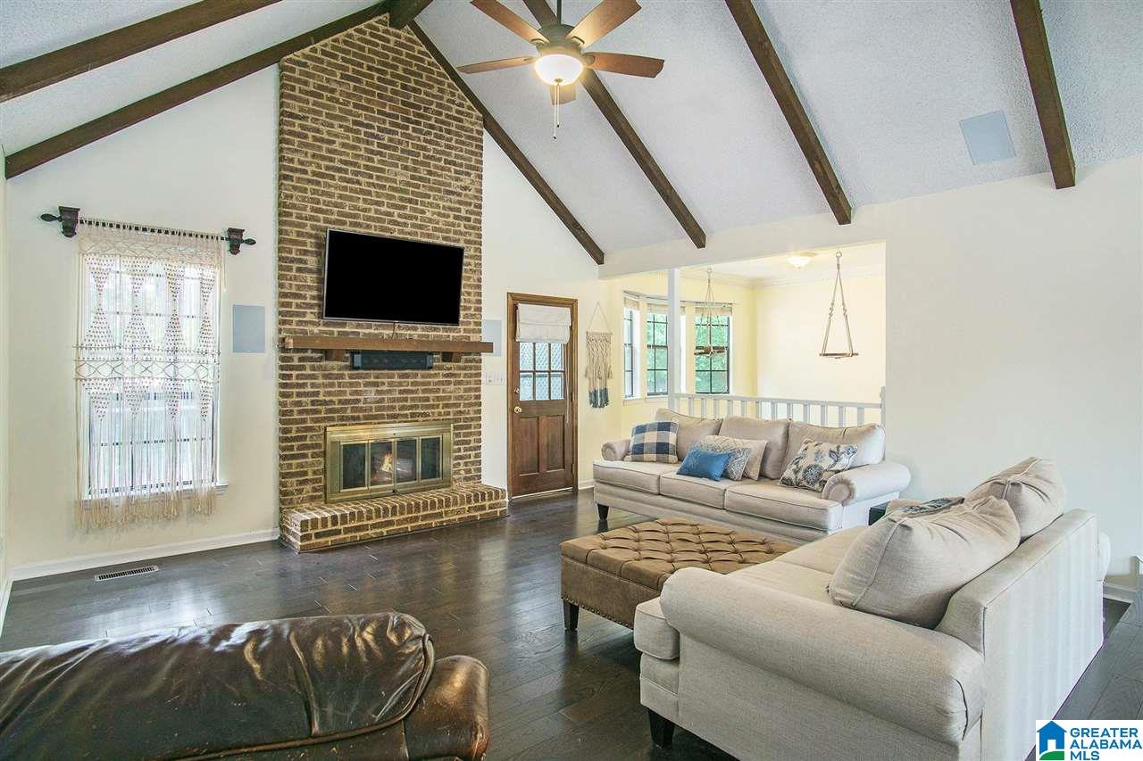 107 Spinnaker Lane Alabaster, AL 35007 - Photo 2 of 37