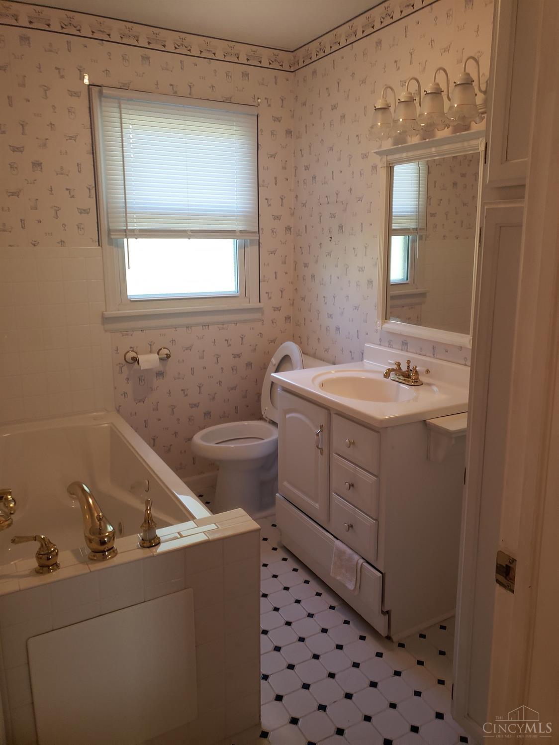 1130 8 Mile Road Cincinnati, OH 45255 - Photo 15 of 24