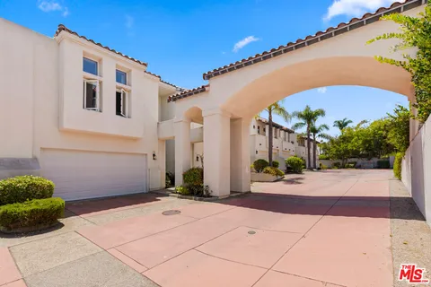 $1,699,999 | 6435 Zumirez Drive, Unit 14, Malibu, CA 90265