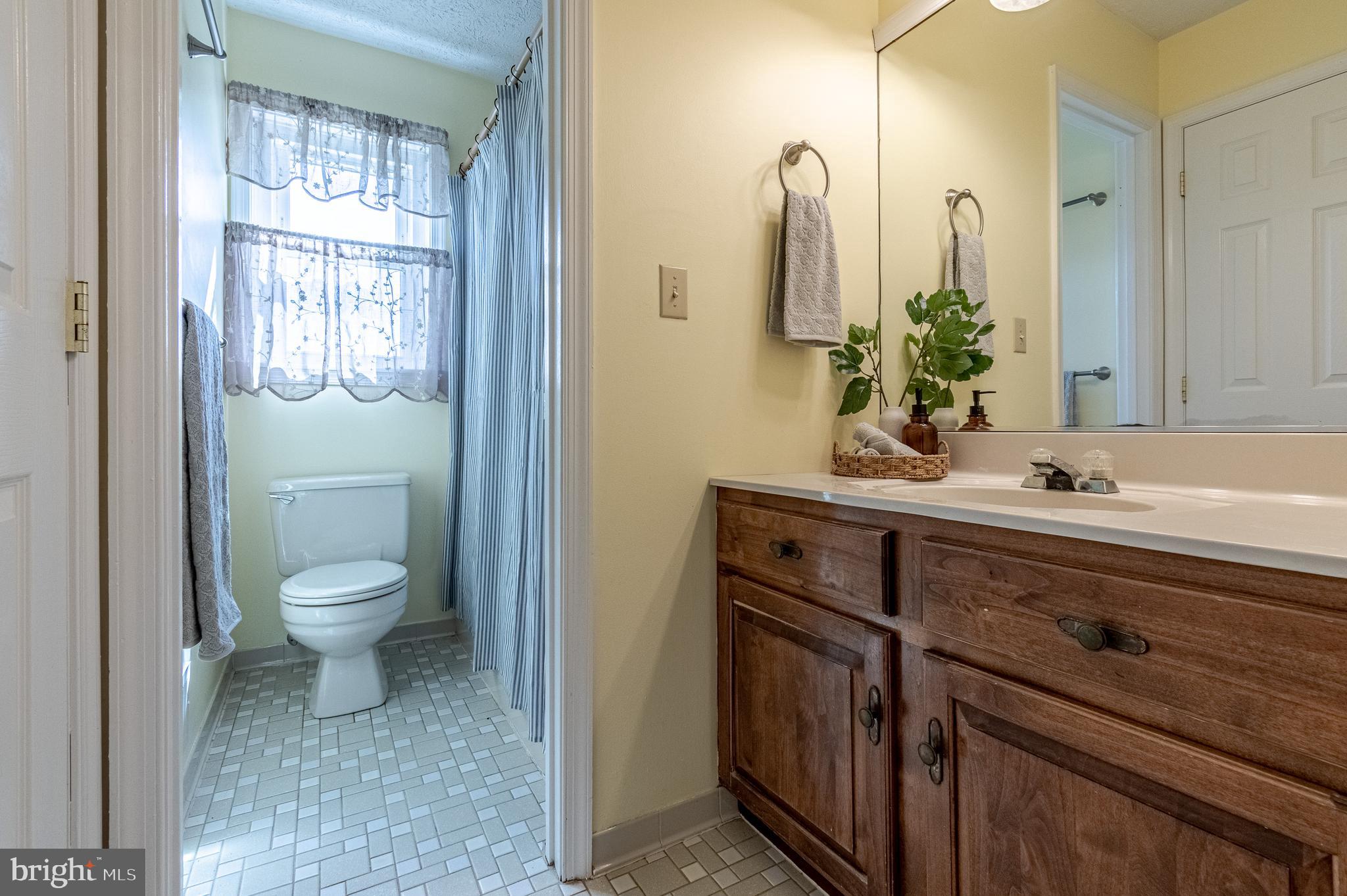 1508 Calvert Road Chester, MD 21619 - Photo 22 of 69 Main Floor Full Bathroom