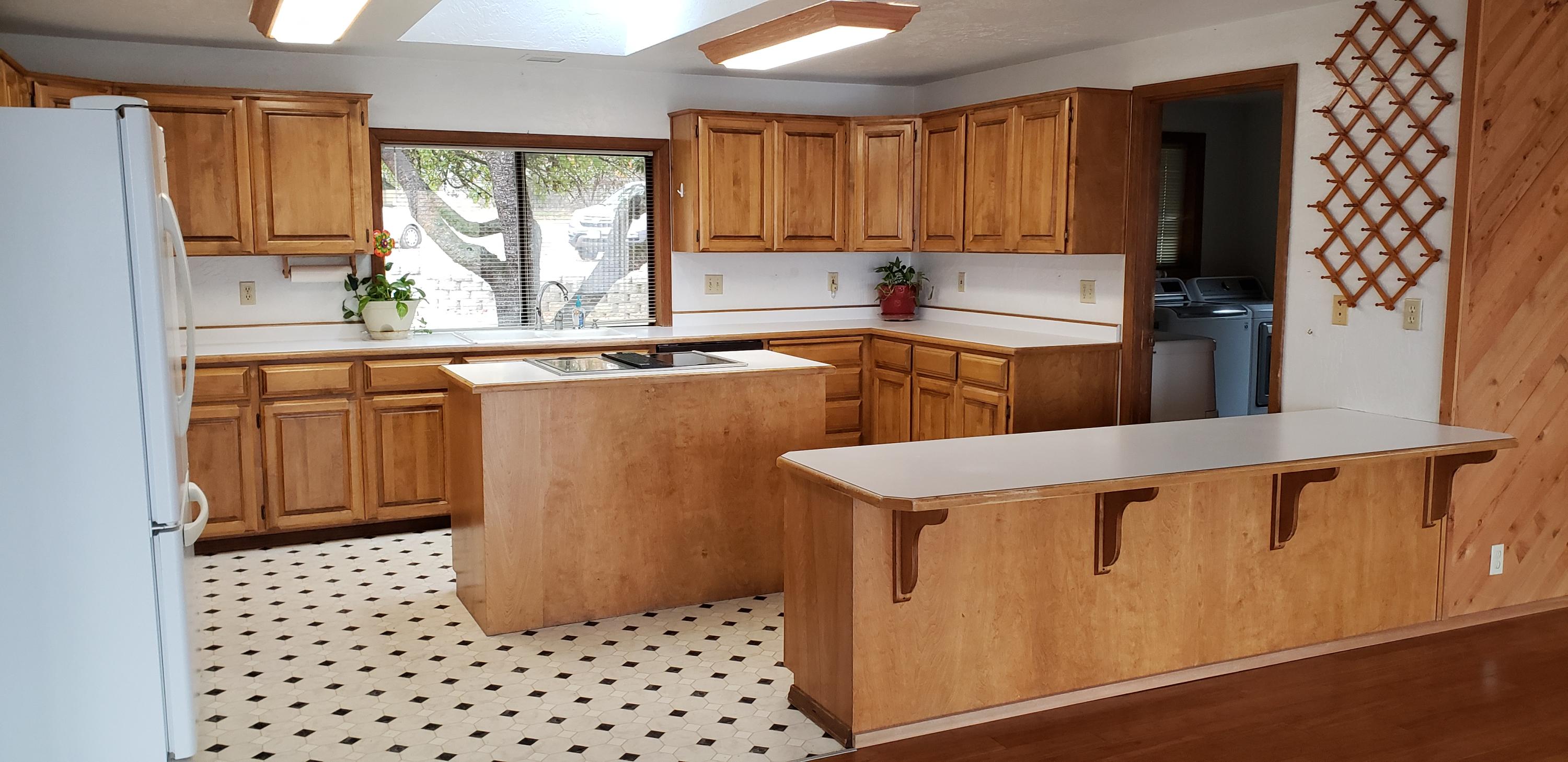9115 Blackwell Road Central Point, OR 97502 - Photo 8 of 15 Kitchen