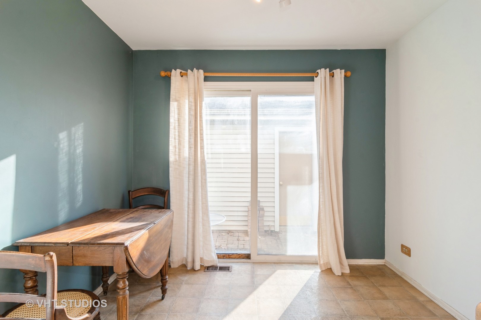 4S768 Pinehurst Drive Naperville, IL 60563 - Photo 7 of 21 a bedroom with a bed and a window