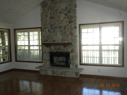 6727 Simpson Road Rockford, IL 61102 - Photo 3 of 10 Gallery Image 3