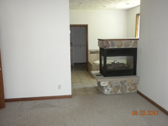 6727 Simpson Road Rockford, IL 61102 - Photo 6 of 10 Gallery Image 6