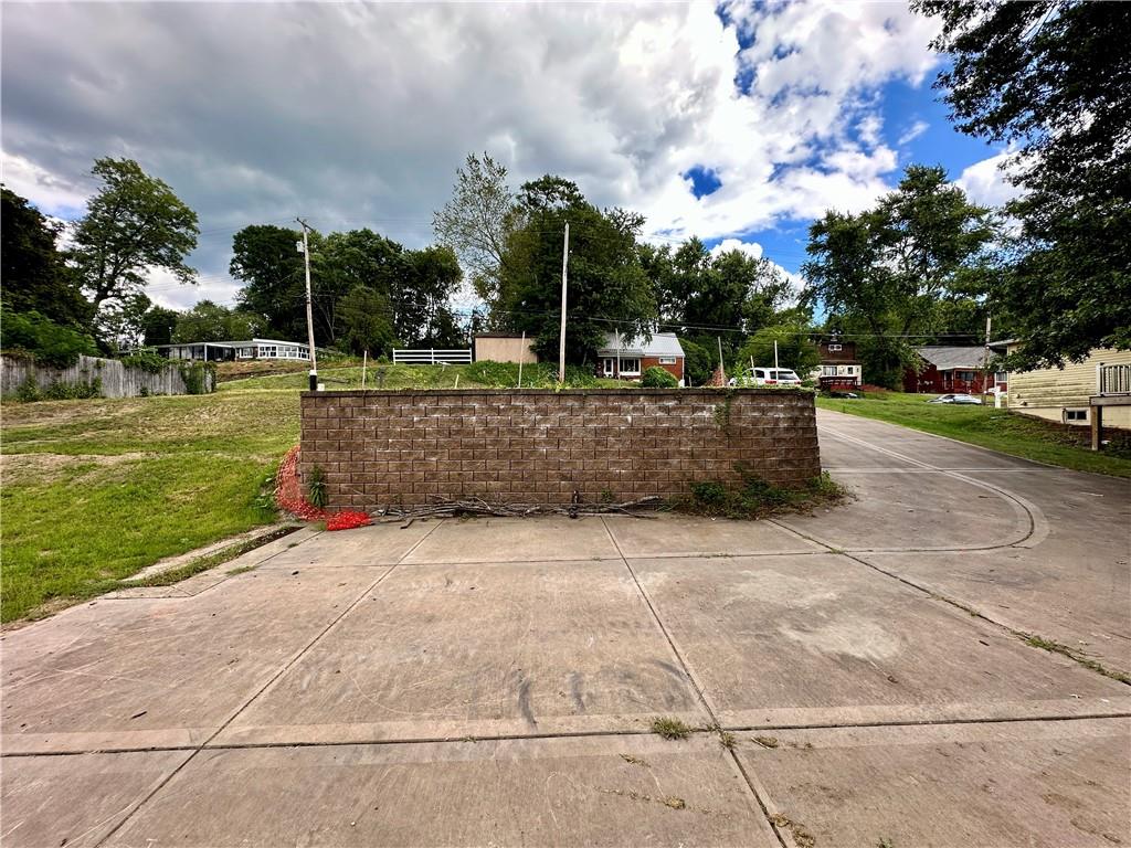 435 Millers Lane Pittsburgh, PA 15239 - Photo 6 of 7 a view of a garden