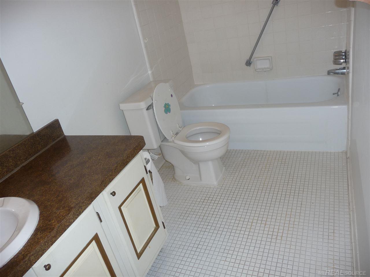 4913 East 10 Mile Road, Unit 2 Warren, MI 48091 - Photo 10 of 15
