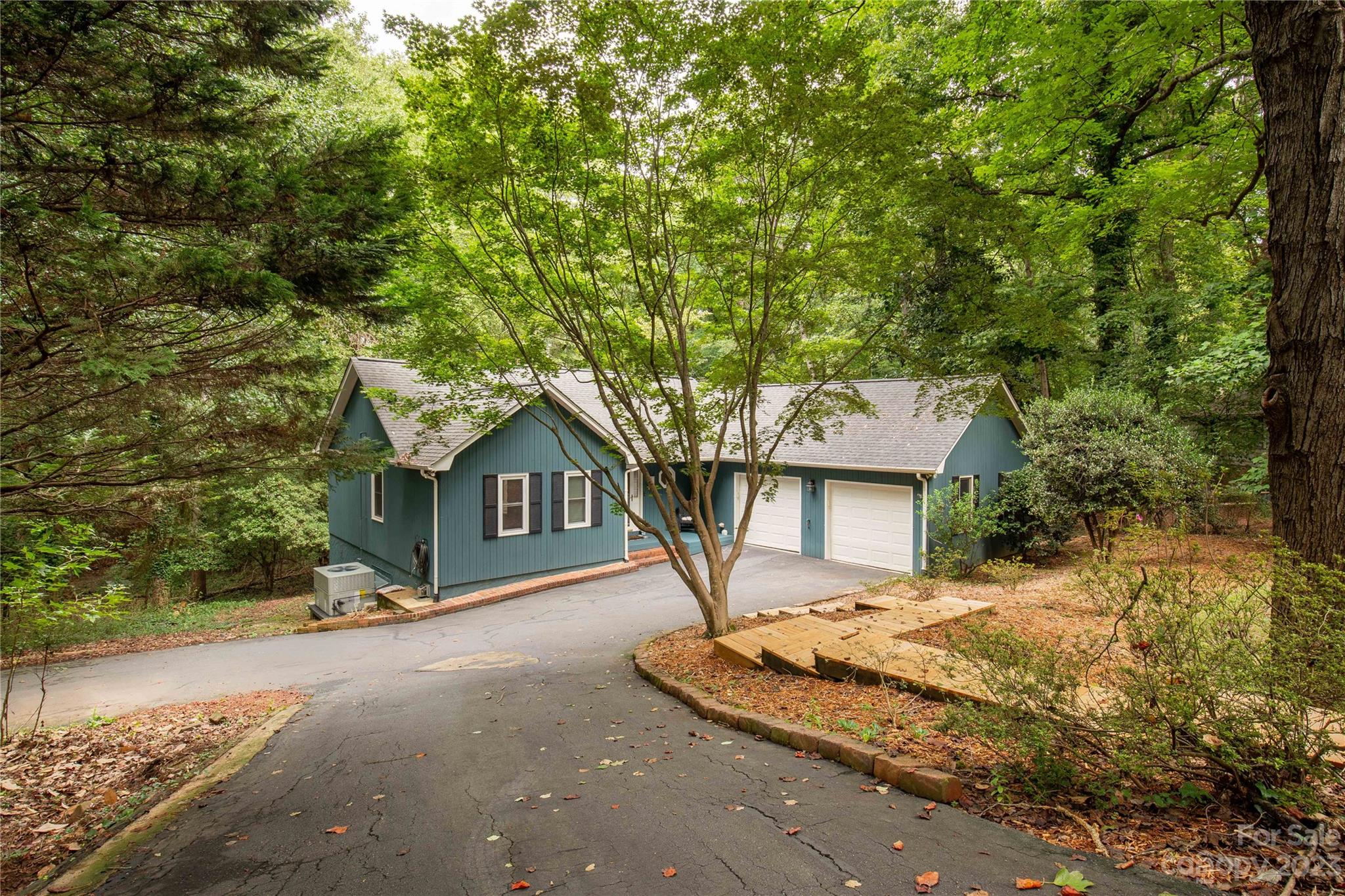 14 Hickory Ridge Court Lake Wylie, SC 29710 - Photo 3 of 39
