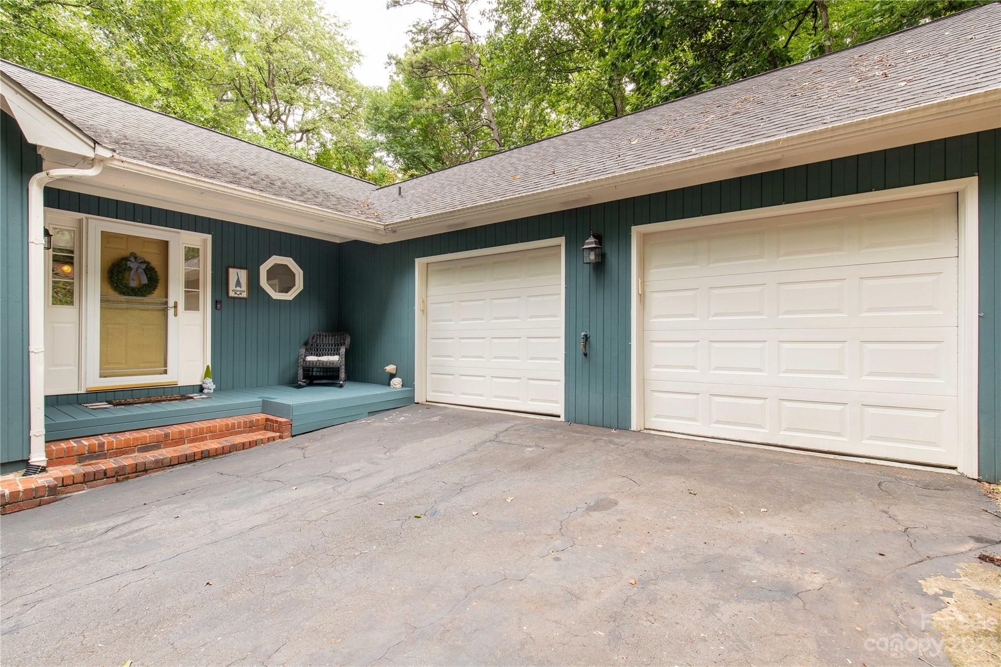 14 Hickory Ridge Court Lake Wylie, SC 29710 - Photo 31 of 39