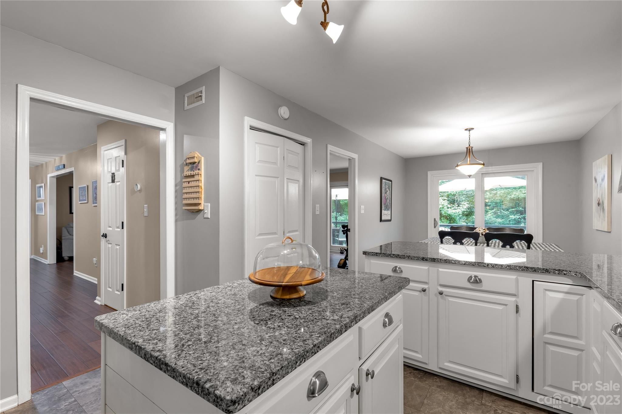 14 Hickory Ridge Court Lake Wylie, SC 29710 - Photo 10 of 39