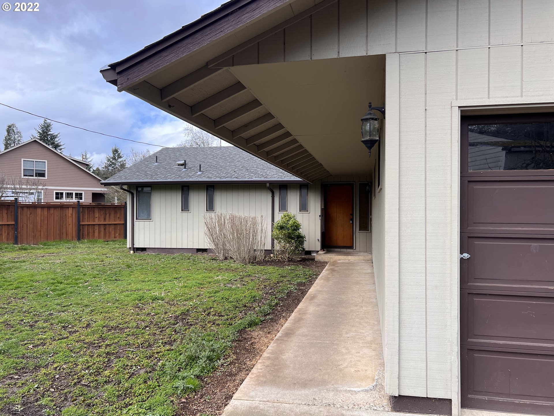 1749 Cal Young Road Eugene, OR 97401 - Photo 5 of 32 Gallery Image 5