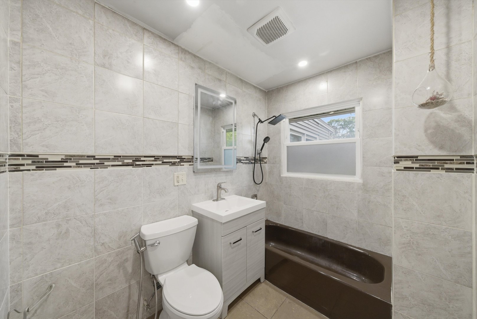 1517 East Roosevelt Road Wheaton, IL 60187 - Photo 14 of 54