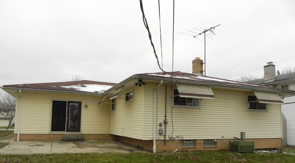 6262 South Perkins Road Bedford, OH 44146 - Photo 3 of 14