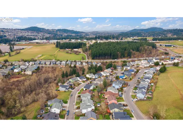 $530,000 | 15852 Southeast Upman Way, Damascus, OR 97089