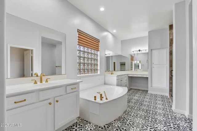 $770,000 | 6858 West Peak View Road, Peoria, AZ 85383