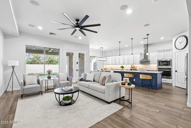 $770,000 | 6858 West Peak View Road, Peoria, AZ 85383