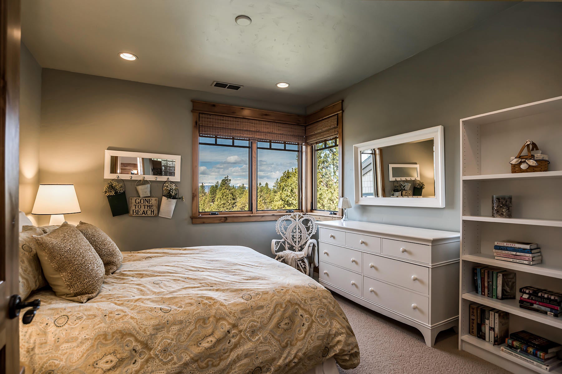 21880 Rickard Road Bend, OR 97702 - Photo 27 of 42 Bedroom Suite