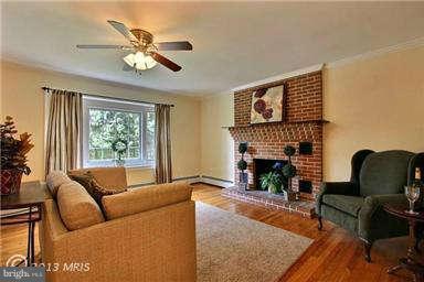 4215 Rinehart Road Westminster, MD 21158 - Photo 5 of 22 Interior (General)