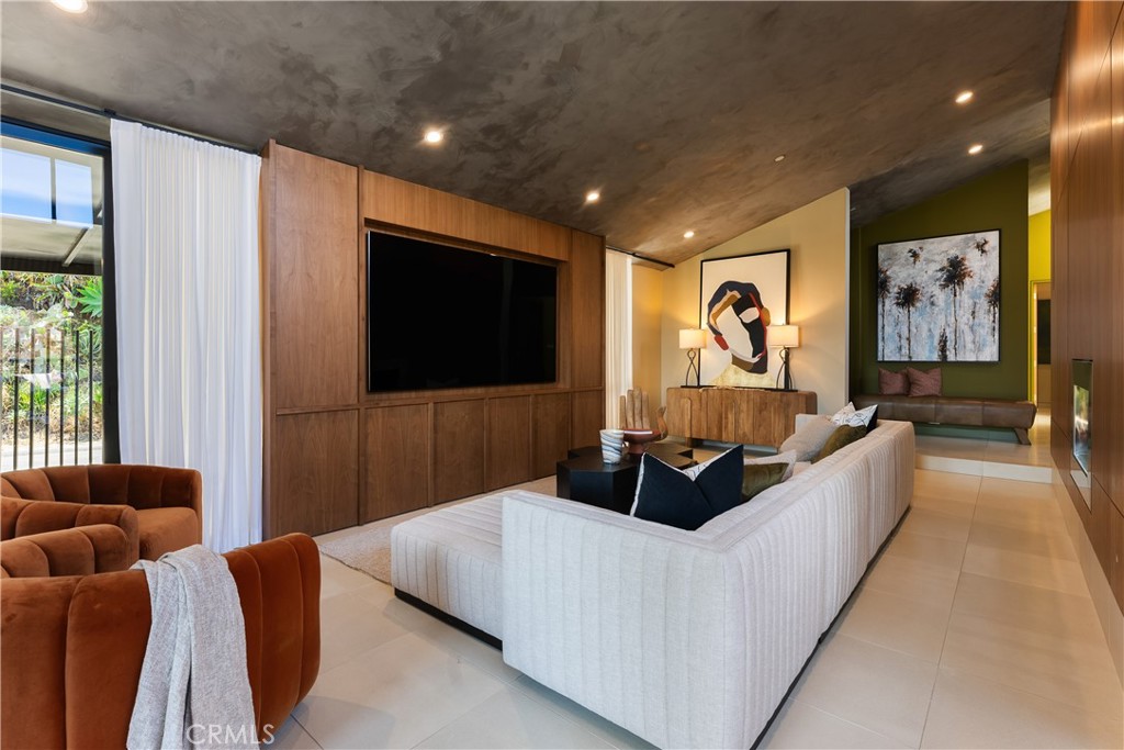 21656 Las Flores Heights Road Malibu, CA 90265 - Photo 7 of 71