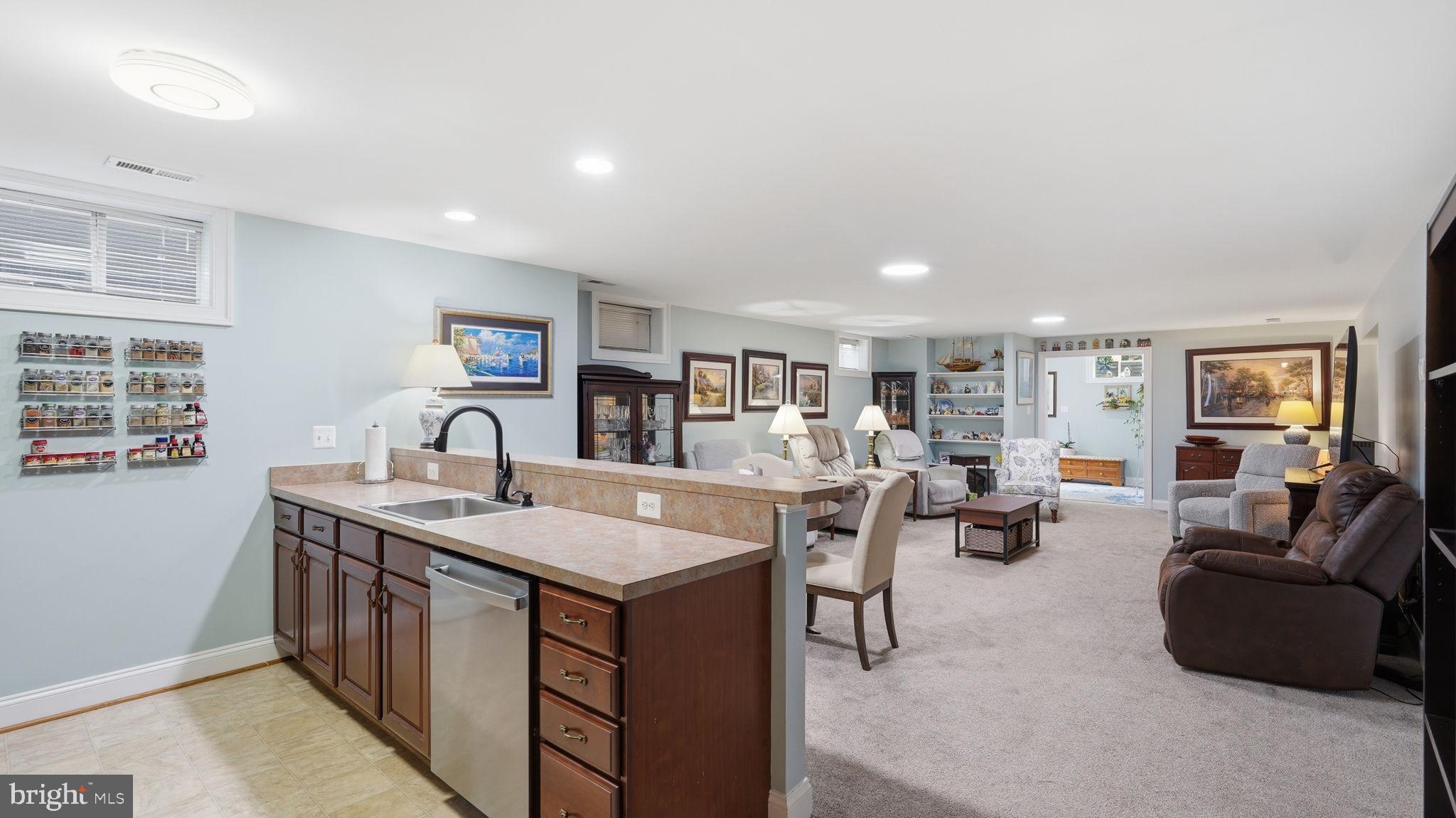 15613 Thoroughfare Road Gainesville, VA 20155 - Photo 44 of 63 Spacious, inviting living area awaits.