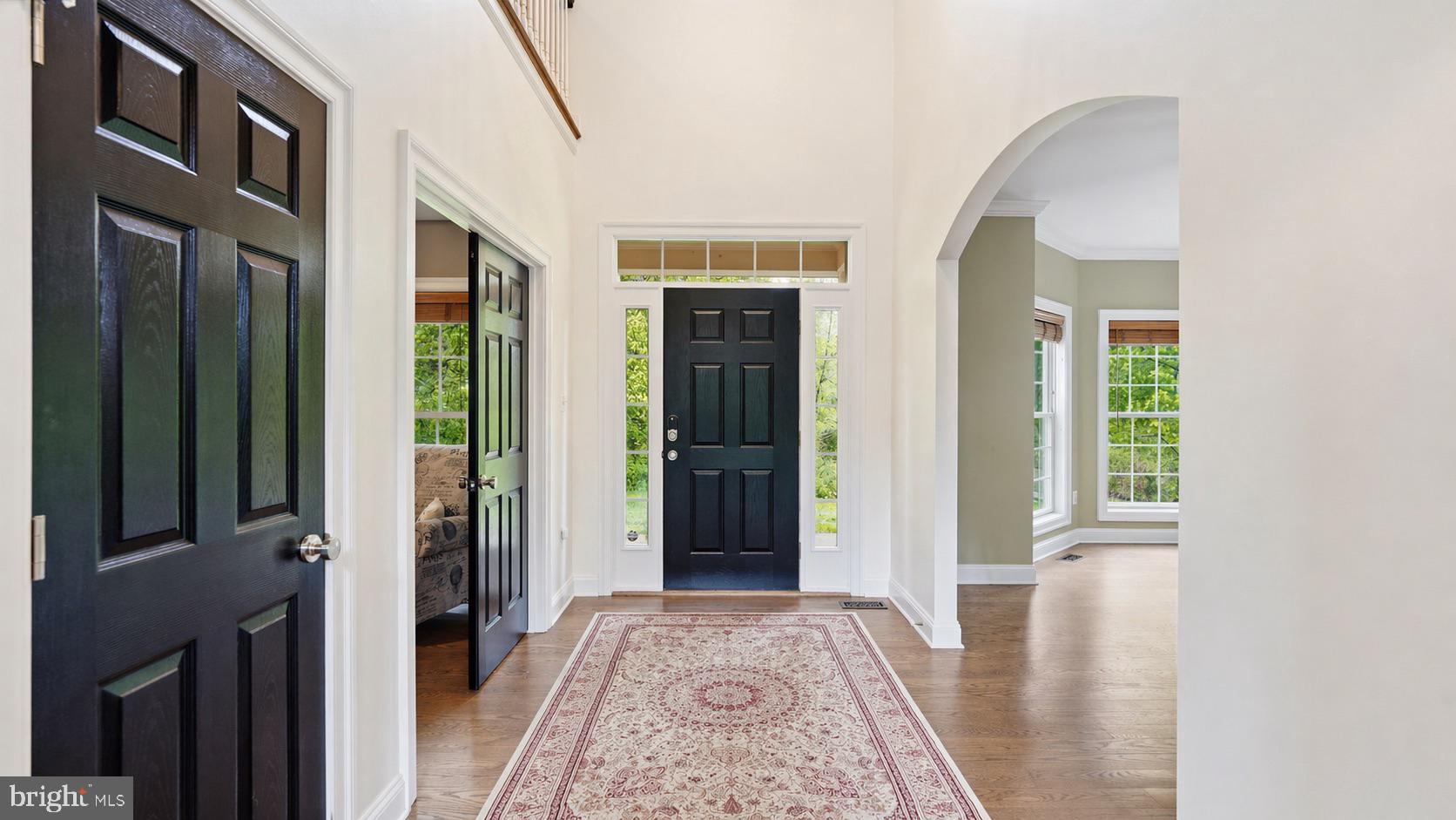 15613 Thoroughfare Road Gainesville, VA 20155 - Photo 8 of 63 Inviting entryway with natural light.