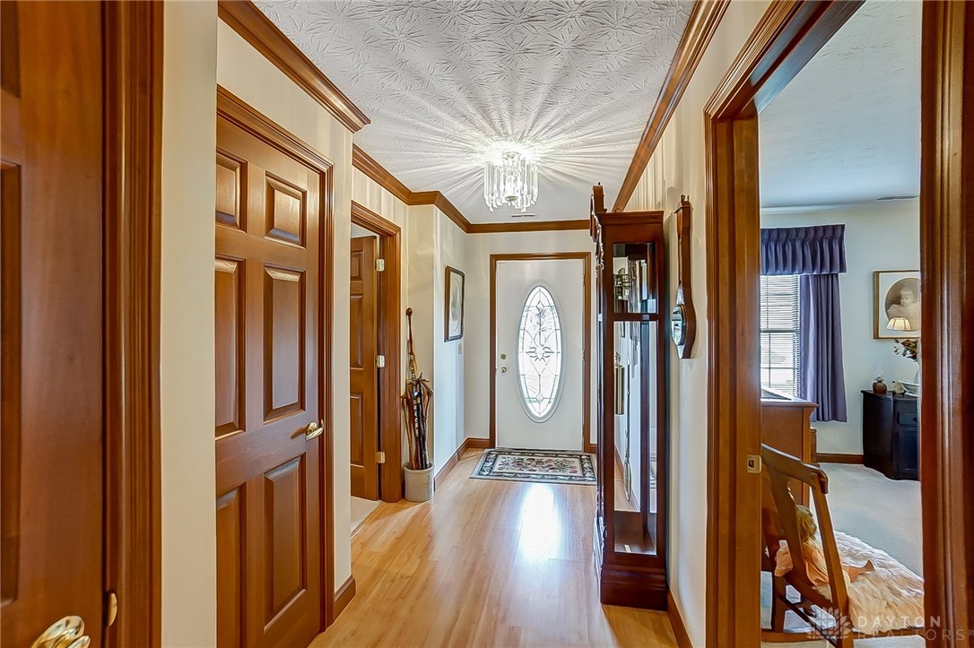 1784 Willow Ridge Court Springfield, OH 45502 - Photo 5 of 35 ENTRY WITH WOOD FLOORING